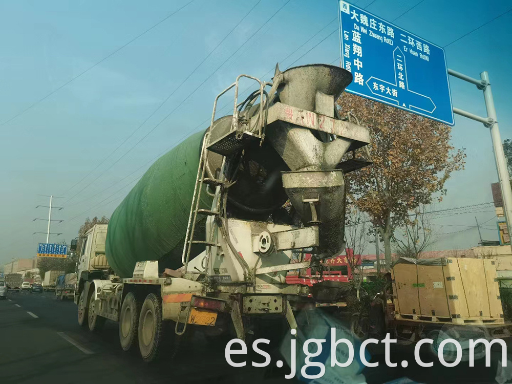 Cold and warm cement mixer truck tank coat